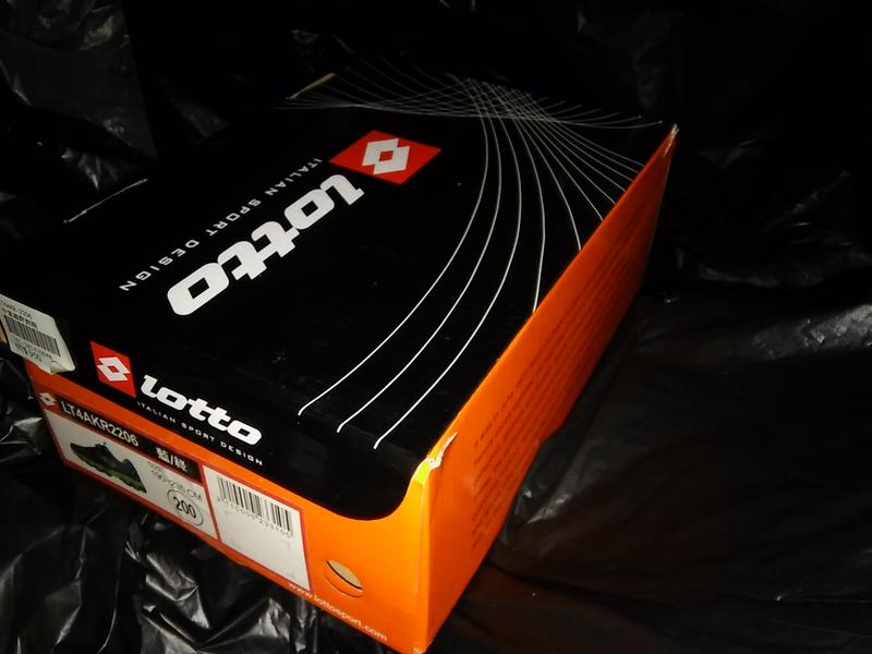 《2013對講》Lotto 樂得 #200 (nt950) 橘/黑色 兒童空鞋盒/表面些微磨損/久置有灰塵