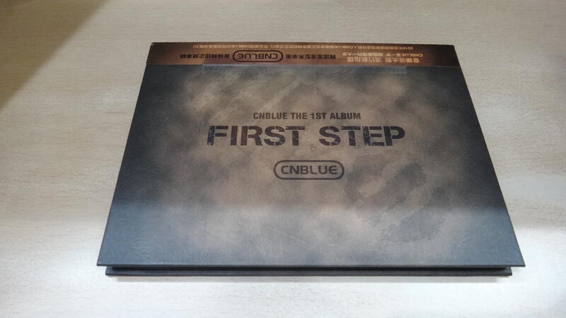 樂庭(韓文)CNBLUE(鄭容和)-First Step(附側標)