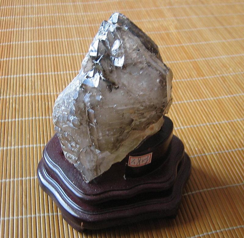 玉佛緣(JBR)-骨幹水晶(1.8kg)