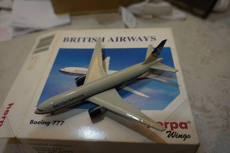 ---夢幻彩繪館Herpa Wings 1/500 英國航空 B777 懷舊機輪OG