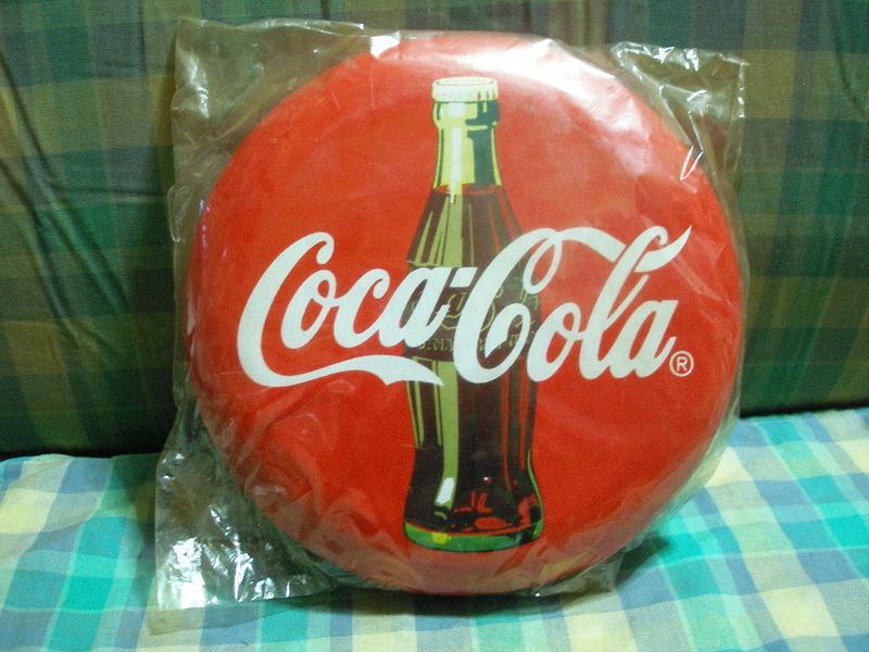 ((可口可樂收藏品))1995年日本可口可樂鐵製存錢筒((可掛牆壁))