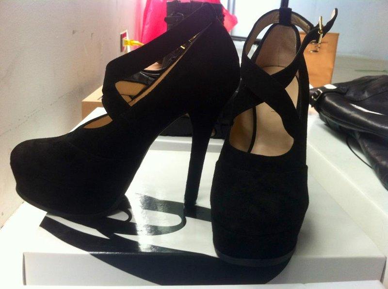 NINEWEST 櫃上限定款式 時尚典雅 黑色麂皮高跟鞋