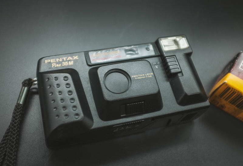 [ 陌影映像 (已售出) ] Pentax Pino 35mm f/3.8 定焦 玩具小相機