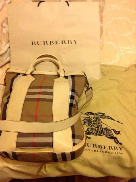 保證正品2012英國購入 Burberry 手提/斜背/肩揹三用托特包 Burberry Belted Tote 經典花紋