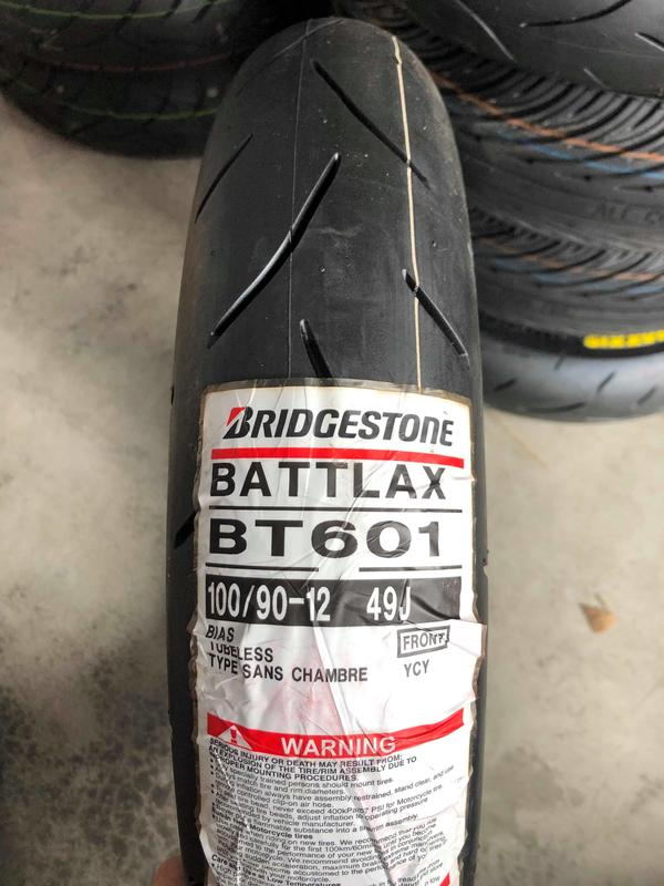 Battlax BT601ss前後 100/80 12 120/80 12 Battlax BT601ss前後 100⁄80 12 120⁄80 12 - パーツ新着