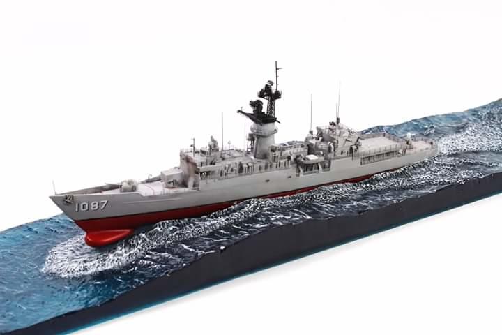 【崇武---CWI】1/700 諾克斯級巡防艦精緻版-塑膠件/樹脂船底,水景/精緻蝕刻片 現貨
