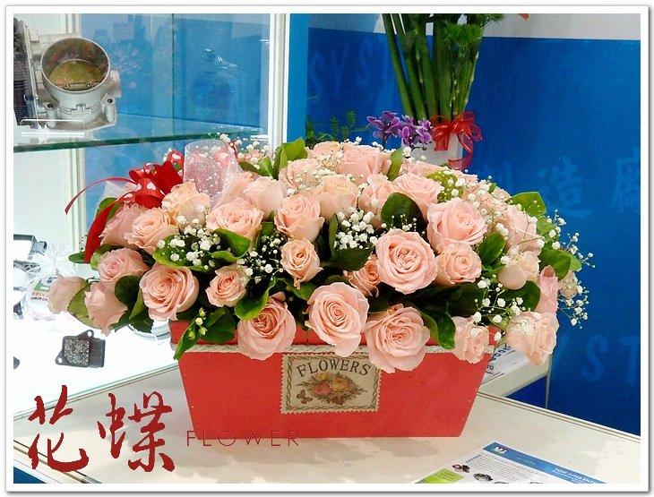 Taipei Florist【台北花蝶網路花店】祝賀展出成功喜氣玫瑰盆花~展場最佳花禮