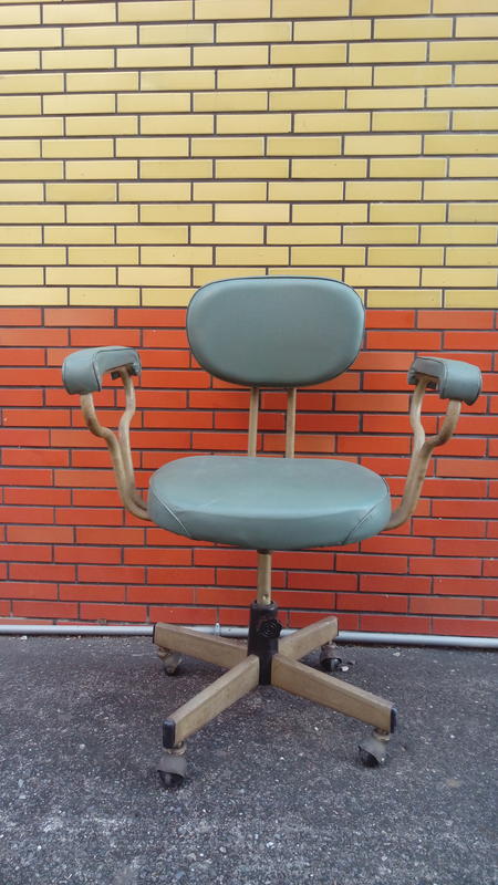 老鐵椅子，醫生椅