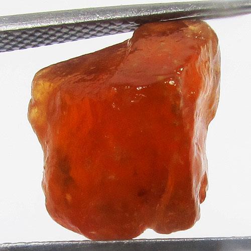 芬達石榴石[B3-2002-378-1]100％天然粗糙的芬達Hessonite石榴石 11.53 克拉 產於馬達加斯加