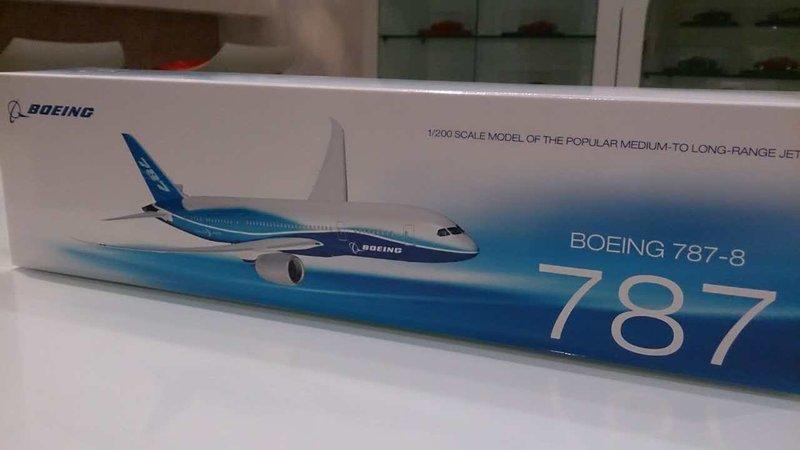 【全新未組裝】1/200 波音 BOEING 787-8 原型機