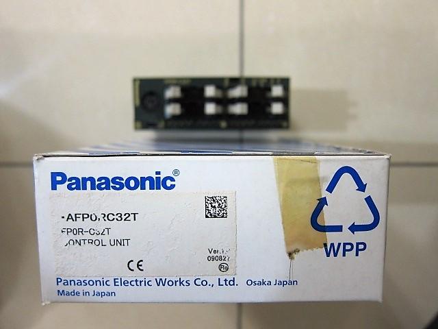 [自動控制網]  AFPORC32T 全新國際牌PANASONIC-PLC可程式控制器 (包含兩個外接端子台及排線)
