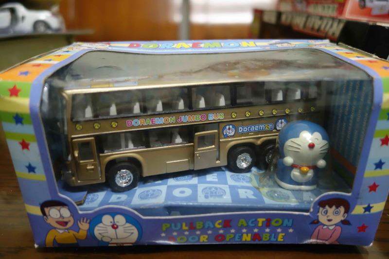 哆啦A夢合金巴士