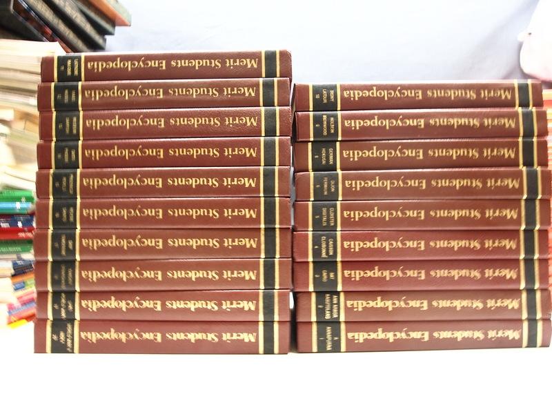 Merit Students Encyclopedia 百科事典 Merit Students Encyclopedia Complete Set w/Dictionaries Red