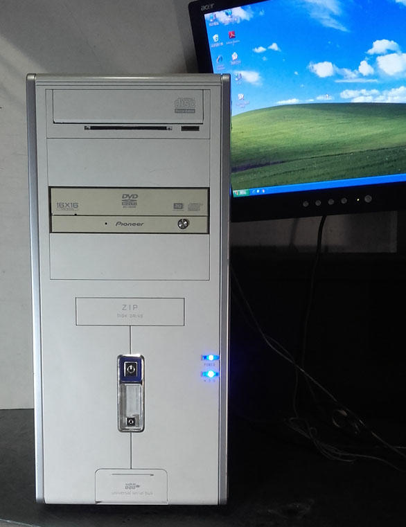 【窮人電腦】自組技嘉白色雙核工業主機跑Windows XP系統！桃園中壢以北可親送！外縣可寄！