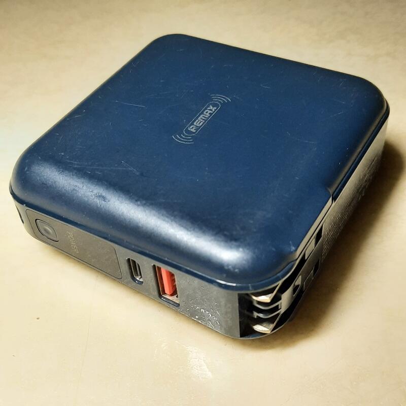 【REMAX】RPP-145 第二代無界18W四孔輸出+無線充電行動電源 10000mAh | 露天市集 | 全台最大的網路購物市集