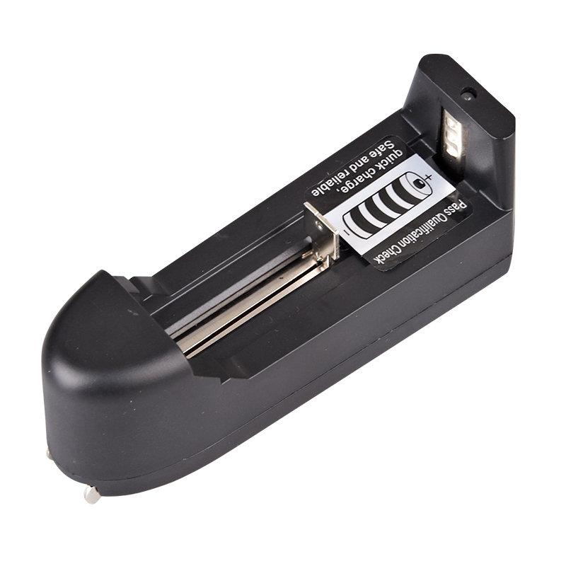 電池充電器 通用多功能（awt efest KF4 lemo2 戰術手電筒 鋰電池 18650 自行車燈 頭燈 照明燈