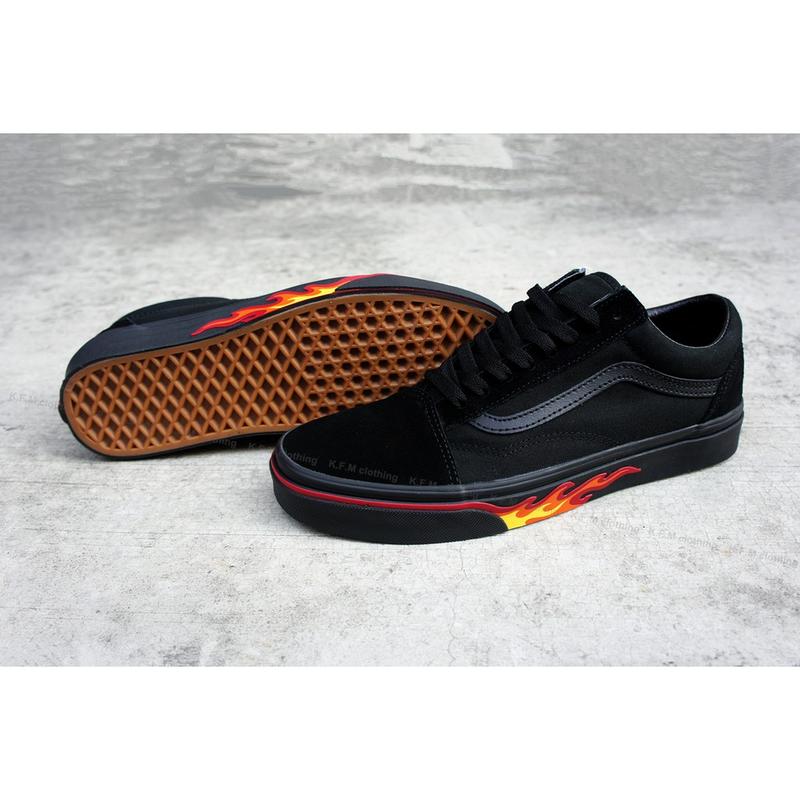 Vans old skool outlet trainers black flame wall