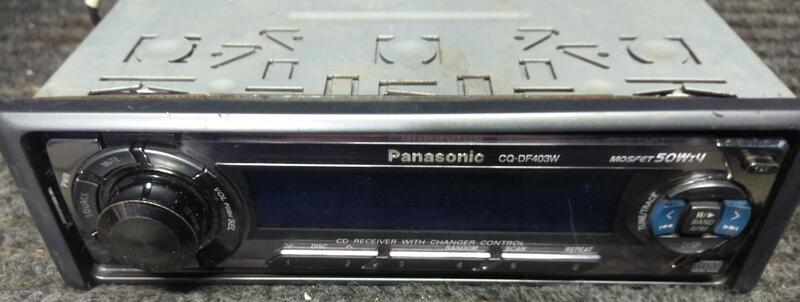 二手復古Panasonic CQ-DF403W 汽車CD音響主機(上電有反應但CD無法讀當收藏/裝飾品)