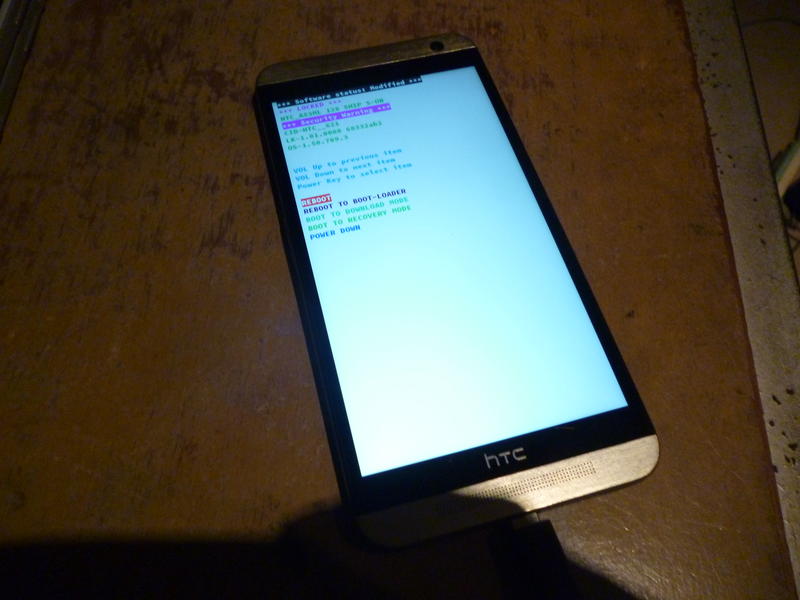 HTC-E9x-5.5吋4G手機200元-當機