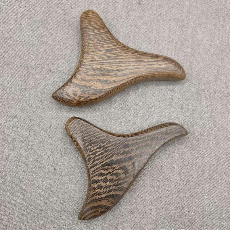 天然雞翅木海豚按摩器－天然雞翅木原木材質，木質堅硬耐用，因是天然雞翅木原木，每個都有獨特的天然差異性，散發原木淡雅清香