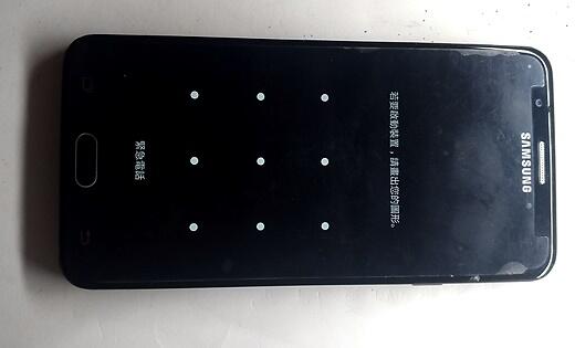 三星 SAMSUNG  J7手機賣250元.可開機有鎖碼零件機