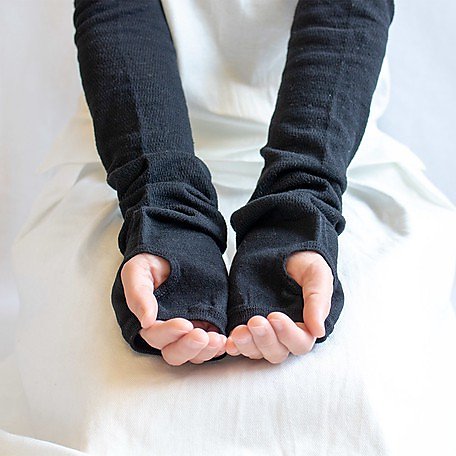 日本製 亞麻棉輕薄袖套，薄滑質地，高抗 UV 96~99%，清洗快乾，觸感涼爽，四色可選。－黑 