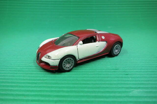 SIKU Bugatti Veyron 16.4