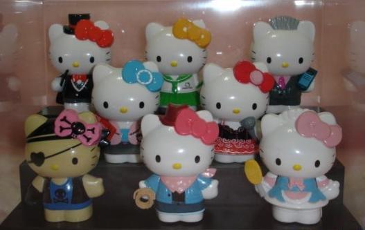 7-11 Hello Kitty 角色扮演公仔 完整8隻一套  免運費!!!