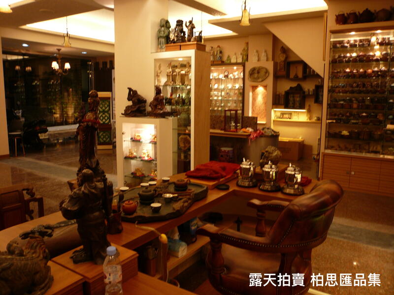 朱泥 朱塗り 遊雲鳳凰刻 四足 龍雲刻 花台 香台 盆栽台 高台 約H30㎝弱 朱泥 朱塗り 遊雲鳳凰刻 四足 龍雲刻 花台 香台 盆栽台 高台 約H30㎝弱