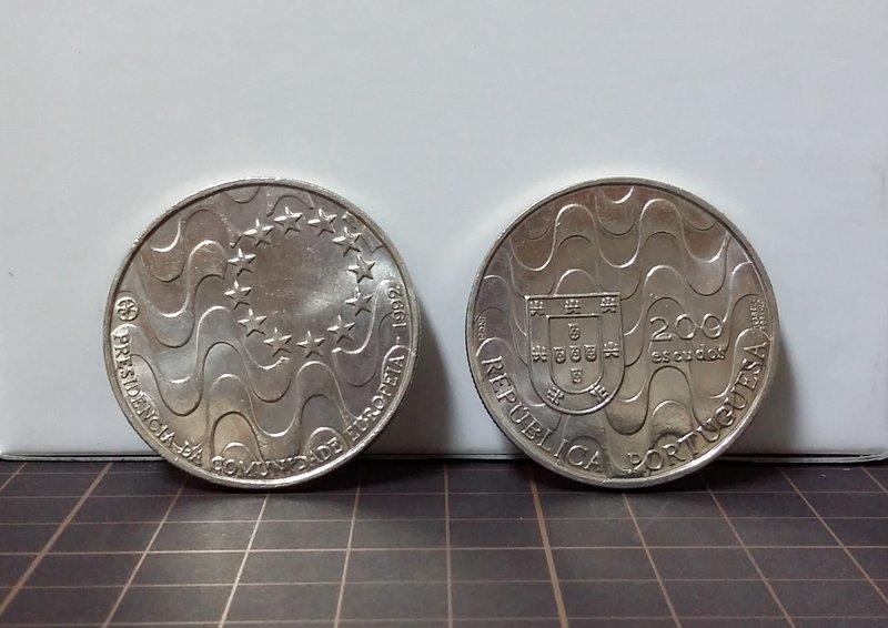 【幣】葡萄牙1992年發行 歐盟輪值主席國紀念幣 200 Escudos (大顆 附保護盒)