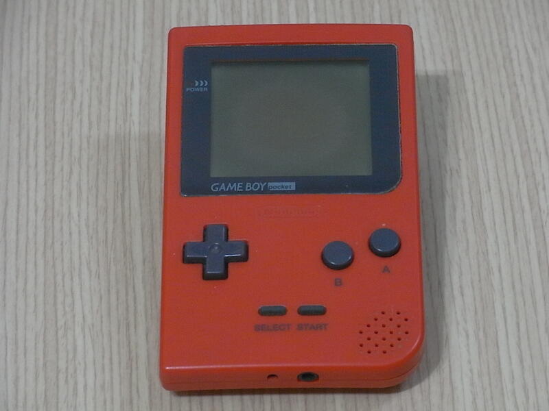 【小蕙生活館】電玩主機 ~ GAME BOY pocket (紅色) 螢幕淡化