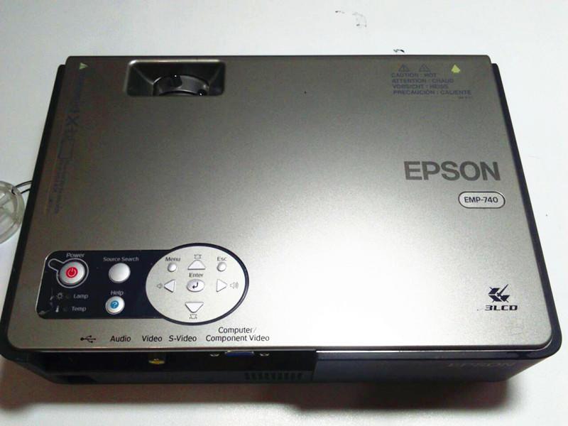 特價8折~ EPSON EMP740 2500流明 行動投影機 辦公 電影 年終出清