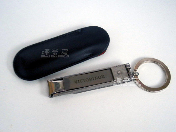 德意屋:: Victorinox 瑞士維氏 不鏽鋼 指甲剪 附鑰匙圈+原廠皮套 現貨