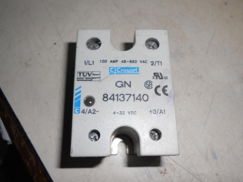 Crouzet SSR固態繼電器GN84137140  IN:4-32VDC OUT:48-660VAC 10A (D1