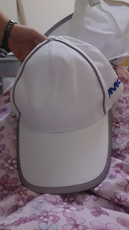全新 白色 帽子 休閒帽 鴨舌帽 棒球帽 遮陽帽 運動帽 棒球帽 網帽 上面有公司logo