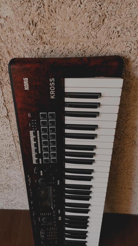 Korg Kross 2 限量 紅色大理石 合成器 電子琴 音樂工作站