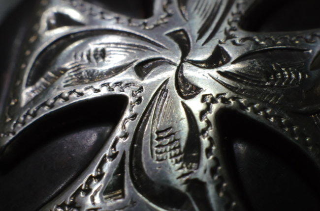 leather-craft 十字雕花 (鍍925銀) 圓盾釦飾