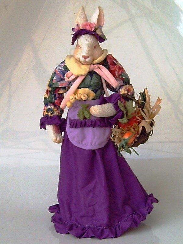 典藏鄉村布偶系列:立式紫長裙母兔