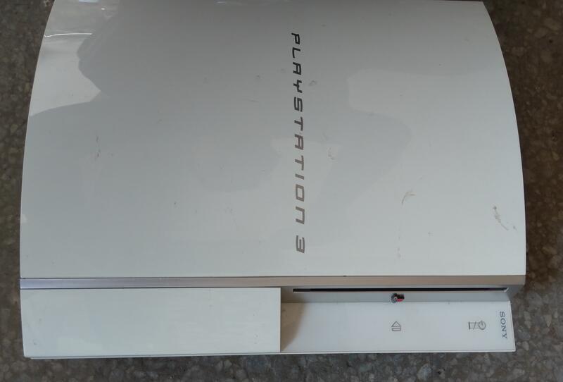 二手故障Sony PS3 PlayStation3 40GB CECHG07 白主機(上電會閃亮紅燈當收藏/裝飾品)