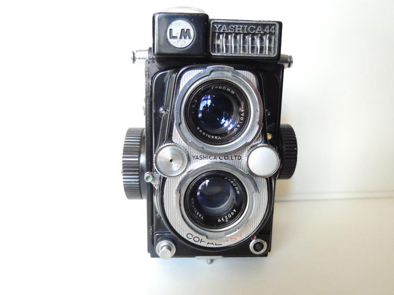 古董級二手相機. Yashica 44 LM 127膠片雙眼反光鏡頭相機TLR,機身不錯外觀請見圖片示, 基本上是Bab