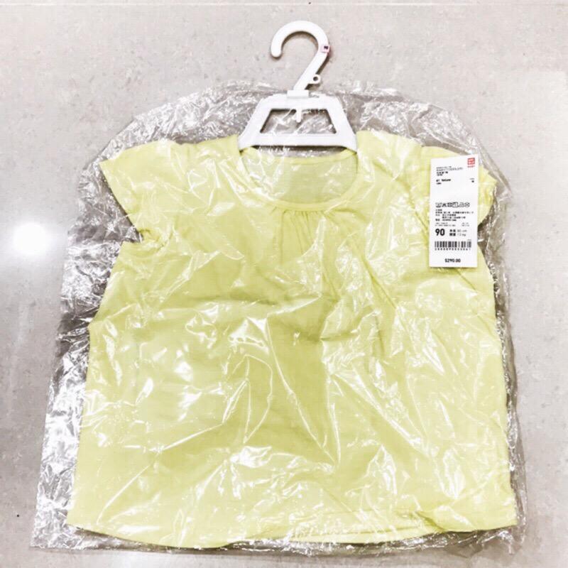 優衣庫UNIQLO女童女嬰兒短袖荷葉邊領口抓皺傘狀寬鬆黃色T恤90cm上衣T-shirt附兒童衣架