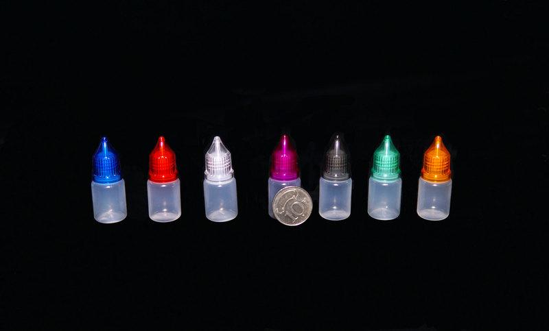 <霧之城>筆型油瓶 香精瓶 5ML PE材質 軟瓶身 彩色水晶瓶蓋 香水分裝 攜帶