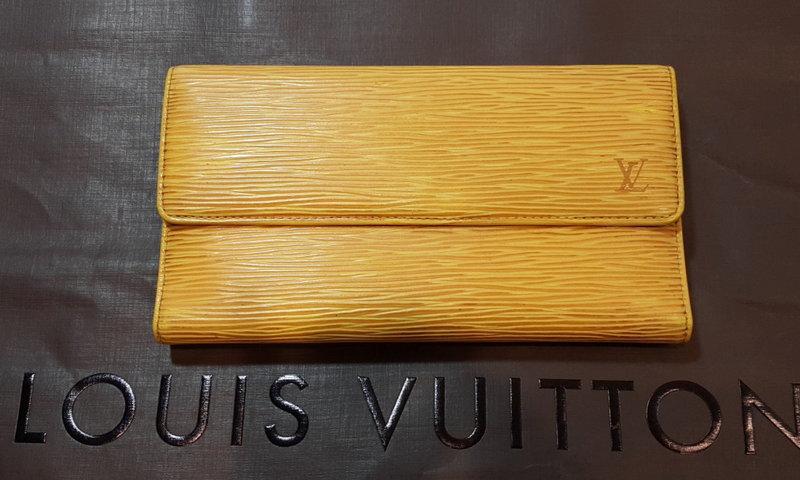 Louis Vuitton水波紋EPI㊣LV 黃色3折錢包/發財夾/長夾/零錢包 二手 有CHANEL參考