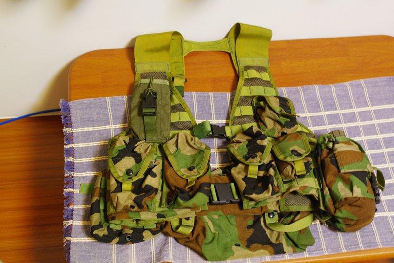 出清-警星M.O.D. II 戰術裝備背心式貼身袋+警星附件