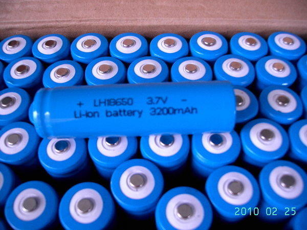 南孚公司出品18650 鋰電池 單充電器 雙充電器☆皆有過充保護裝置☆