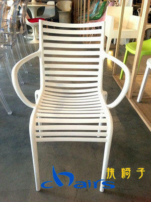 【挑椅子】出清自取 Pip-e Arm Chair 扶手餐椅 戶外椅 塑料椅。白色。(復刻版) 574