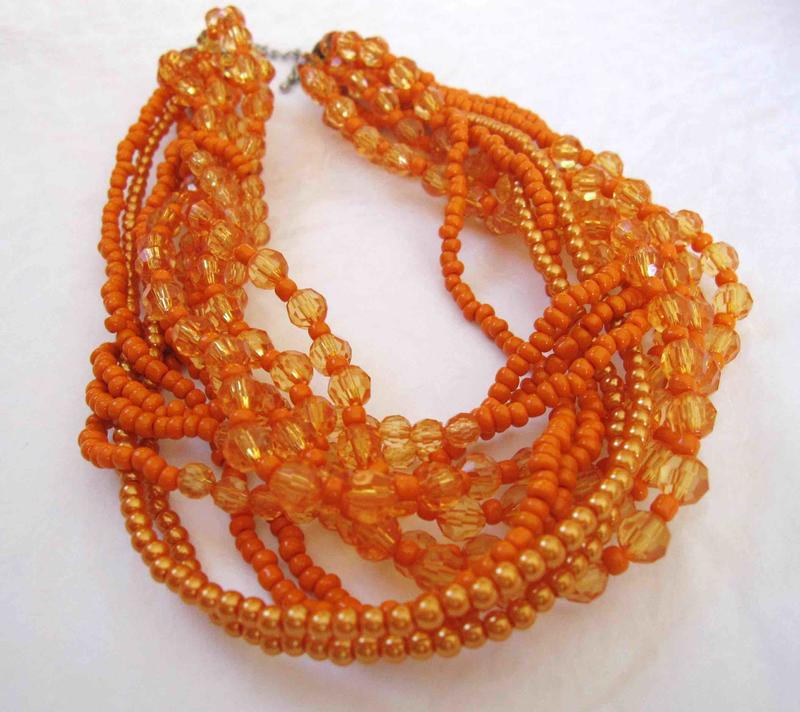 【戴大花】鮮橘 透光 水晶 珍珠  亮麗纏繞  大小細珠   11串式   大款  造型項鍊  #C402