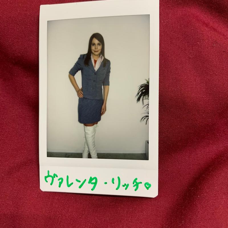 Valenta Rich-駐日俄羅斯長美腿金絲貓 日本AV女優親筆簽名拍立得 ヴァレンタリッチ | 露天市集 | 全台最大的網路購物市集