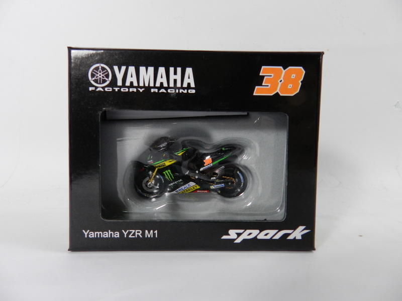 《烈馬驛站》1/43 MotoGP Tech3 Yamaha M1 2016 #38 B.Smith (Spark)