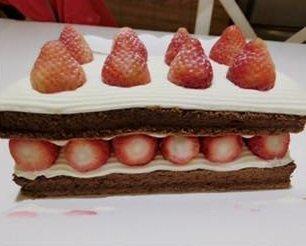 士林宣原蛋糕，巧克力雙層草莓蛋糕.